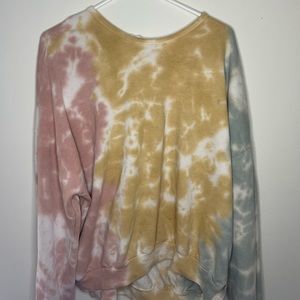 fantastic fawn sweatshirt size- m color- tie dye
